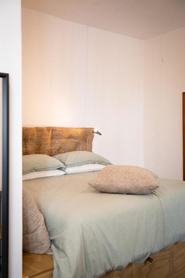 Calefati Up Apartment Bari Bagian luar foto